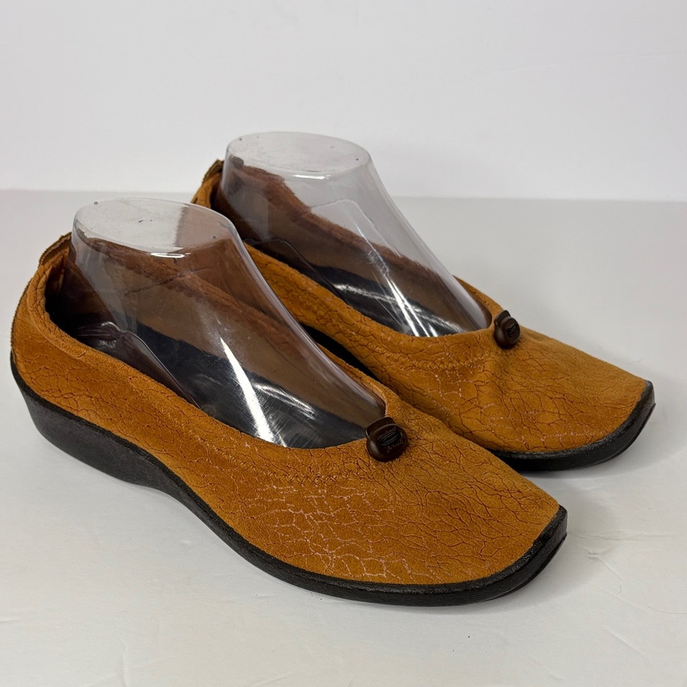 Arcopedico Rust Flats with Black Sole